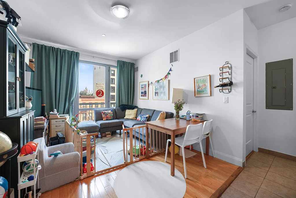 112 4th Street - Photo 1