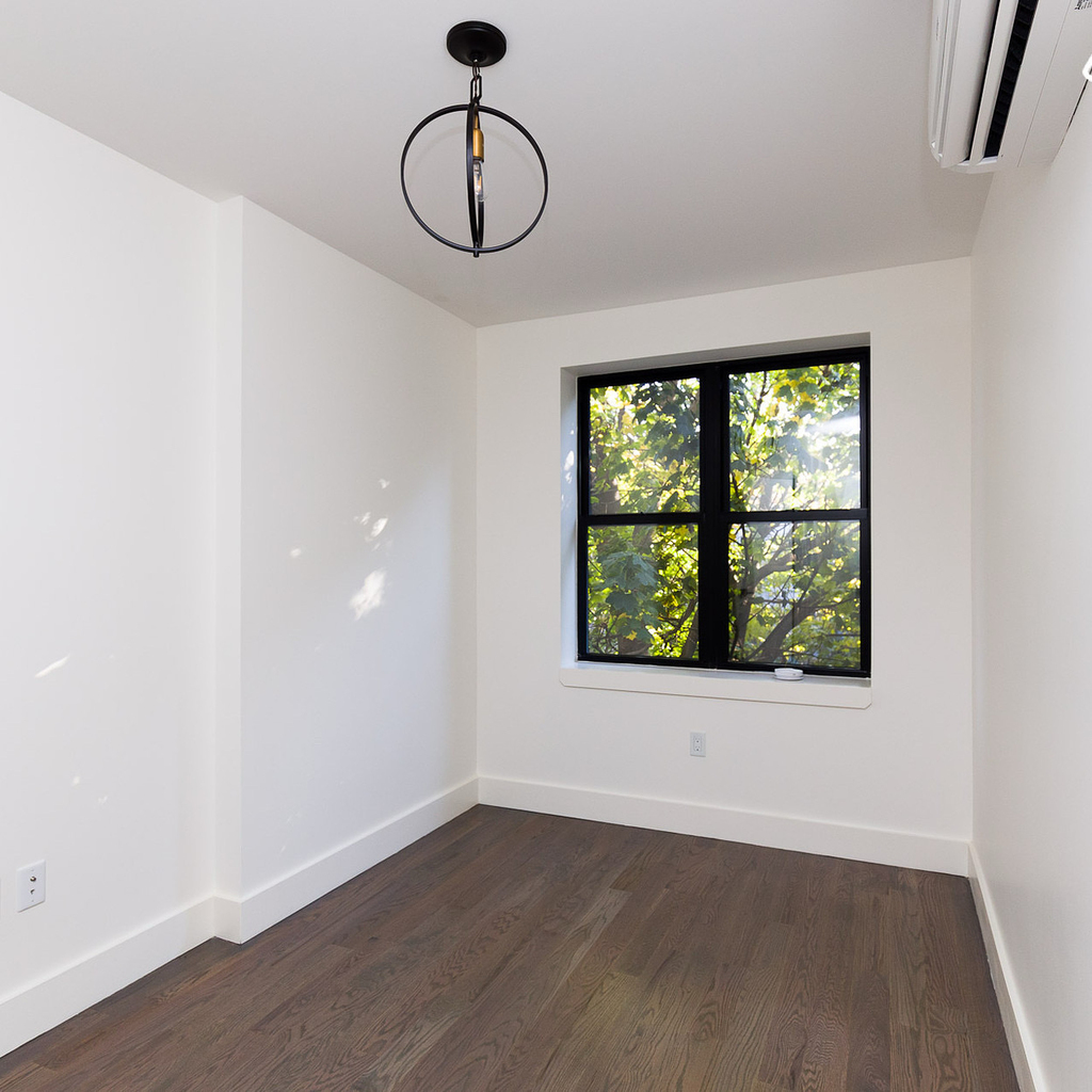 828 St Johns Place - Photo 7