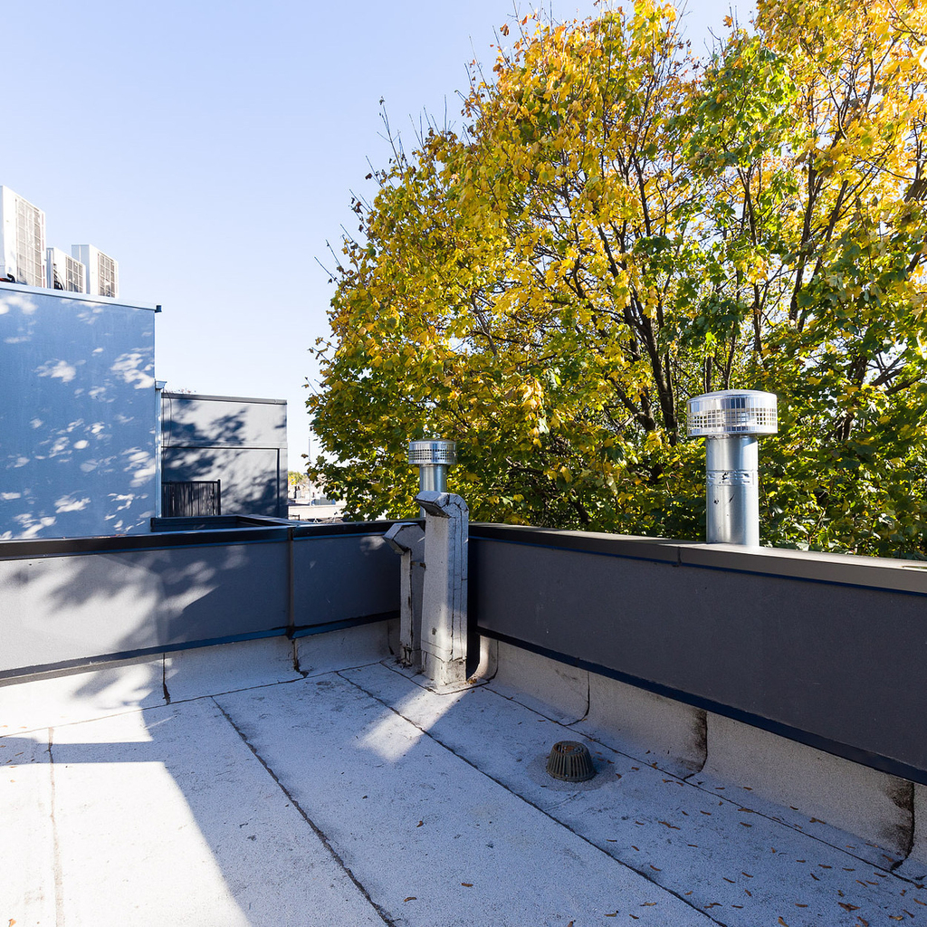 828 St Johns Place - Photo 9