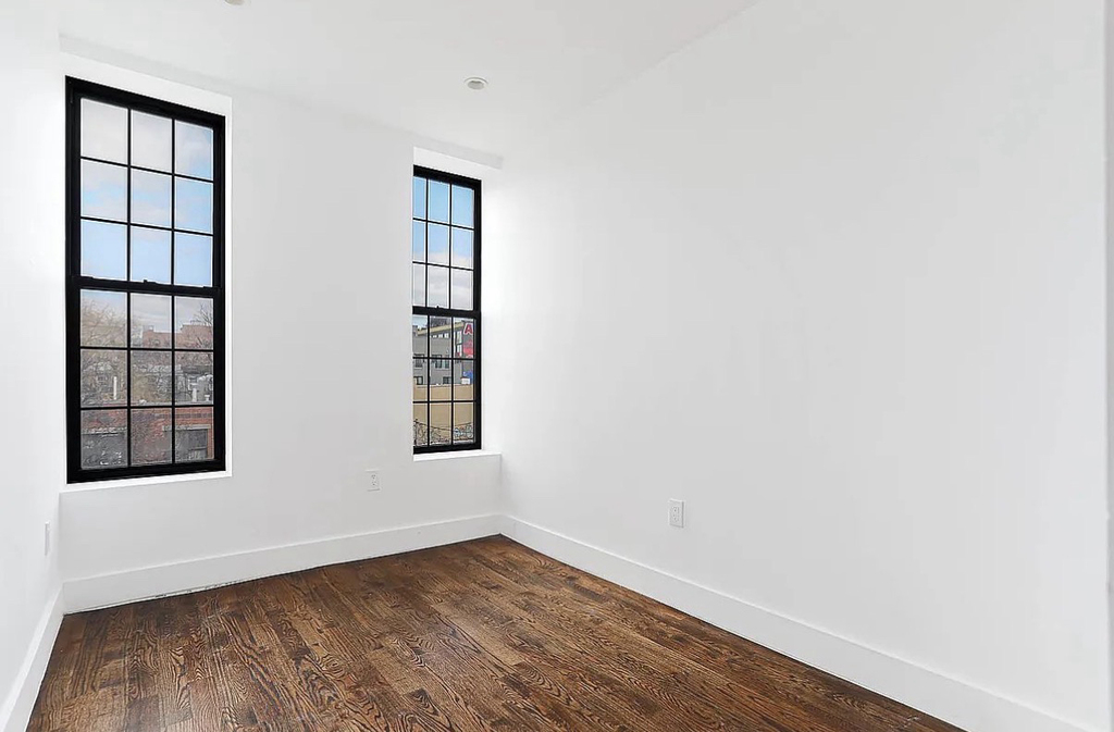 558 Kosciuszko Street - Photo 4