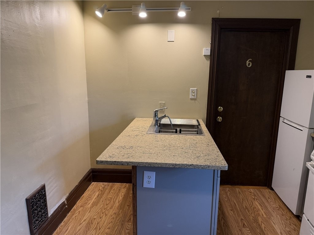 168 Gibbs Street - Photo 2