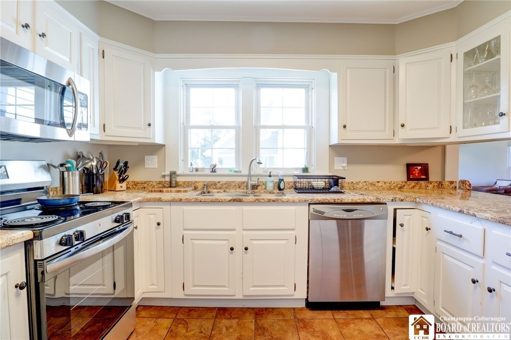 47 Bentley Avenue - Photo 12