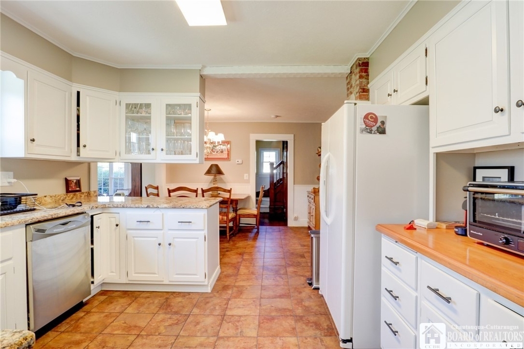 47 Bentley Avenue - Photo 13