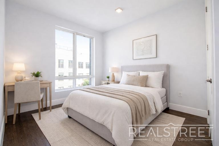 100 Himrod St - Photo 3