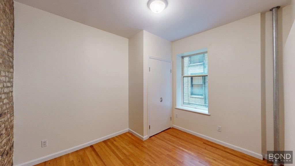 West 11th Street - Photo 1