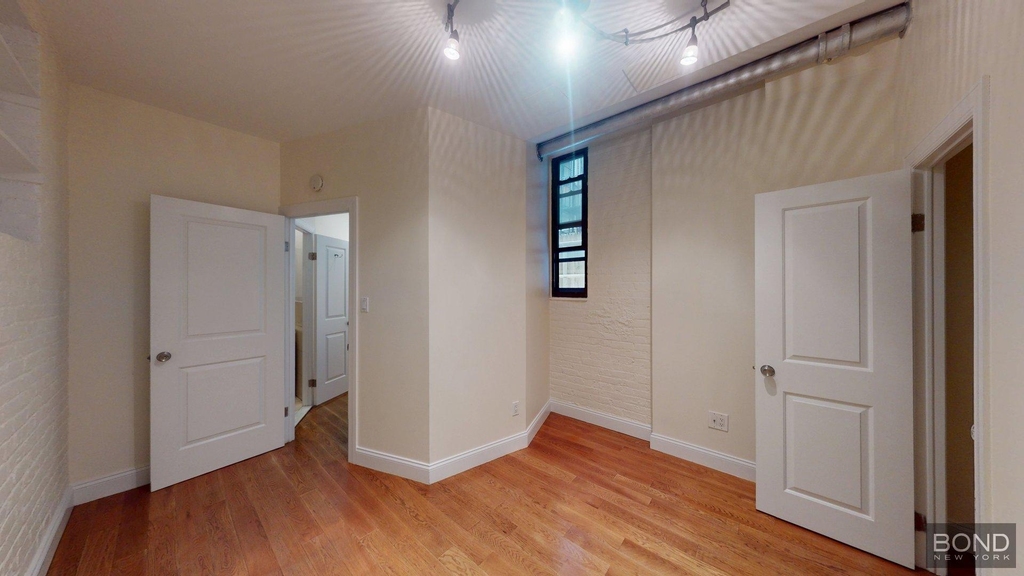 West 11th Street - Photo 2