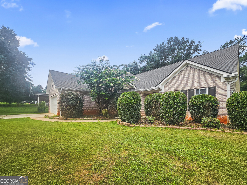 35 Chapman Way - Photo 1