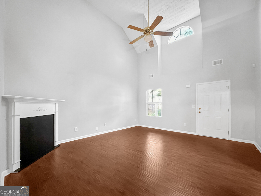 112 Tyler Way - Photo 2