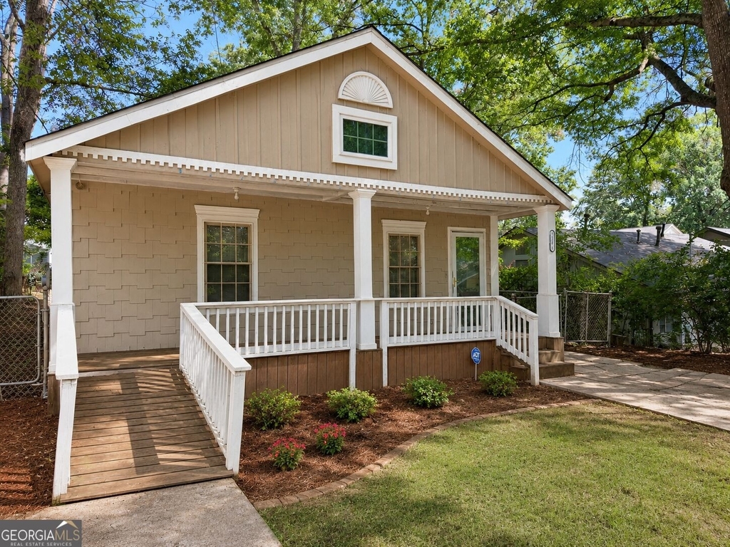 1166 Garibaldi Street Sw - Photo 0