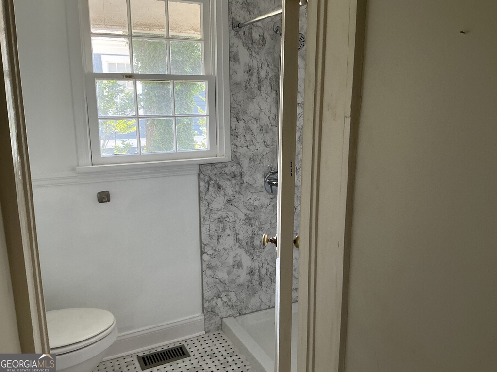 992 Tattnall Street - Photo 11