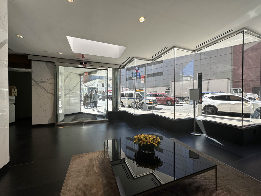 4th Avenue - Photo 7