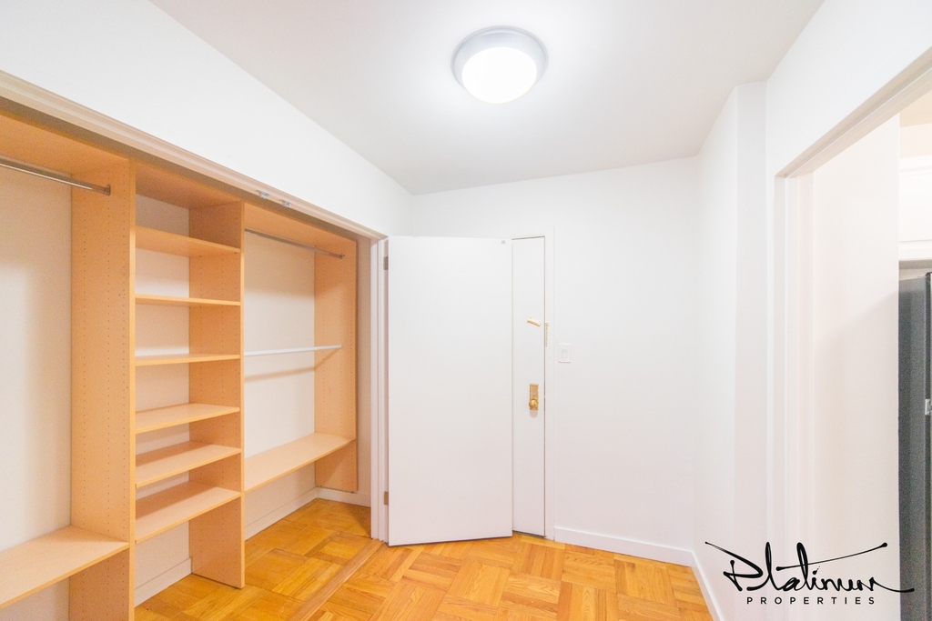 4th Avenue - Photo 3