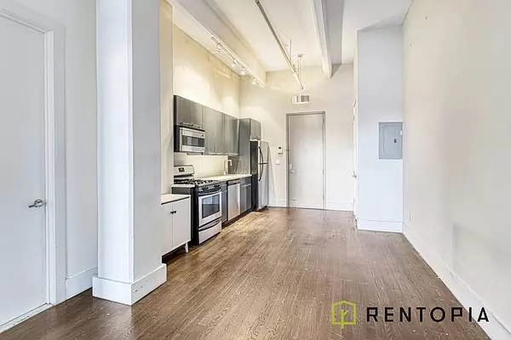 808 Driggs Avenue - Photo 1