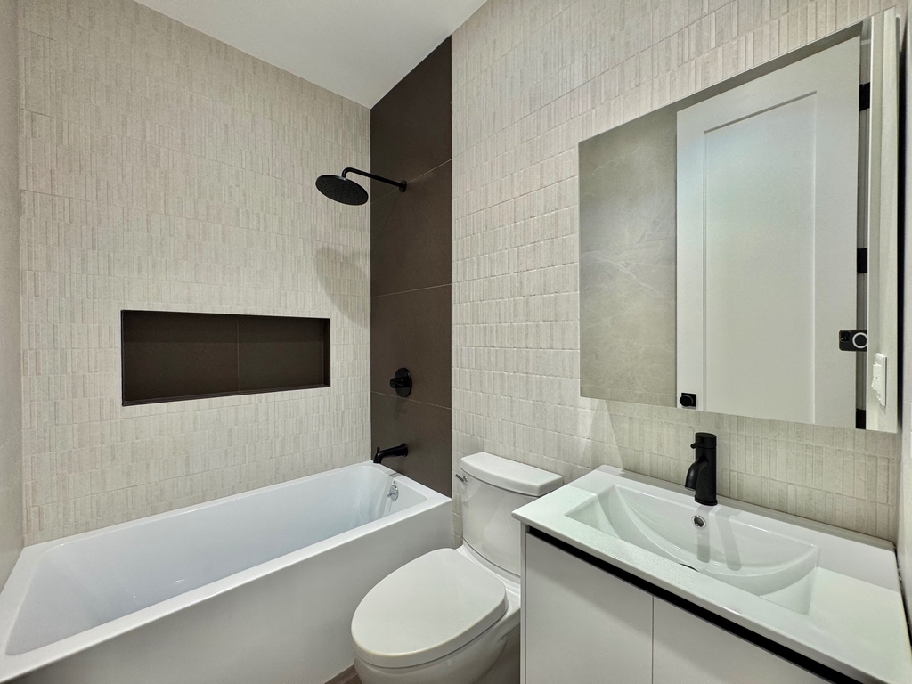 173 Tompkins Avenue - Photo 1