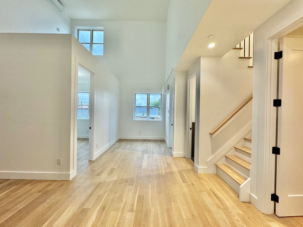 173 Tompkins Avenue - Photo 0
