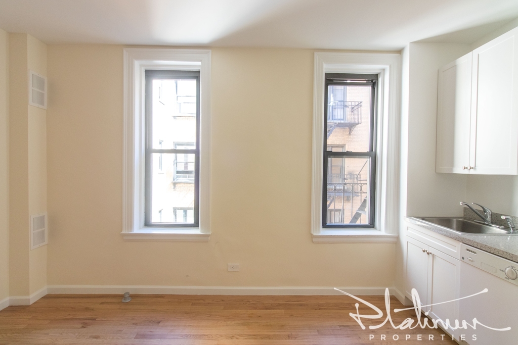 West 45th Street - Photo 4