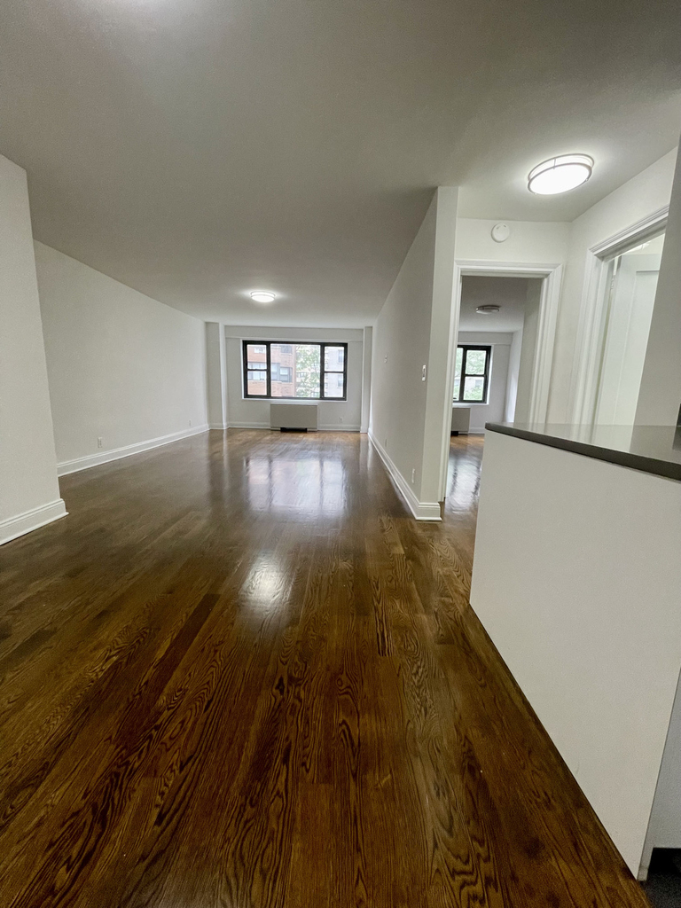 East 56th Street - Photo 3