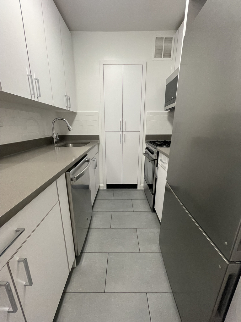 East 56th Street - Photo 2