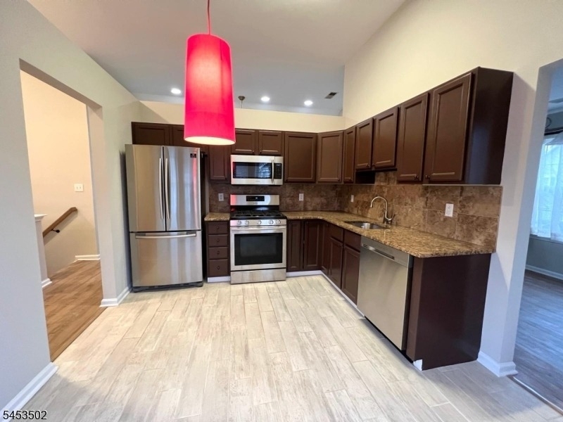 245 Marcia Way - Photo 3