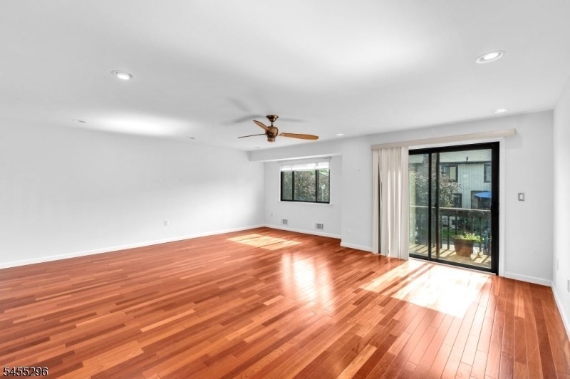 38 Park St - Photo 4