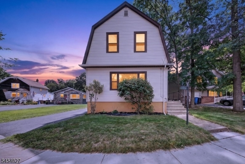 1871 W 4th St - Photo 2