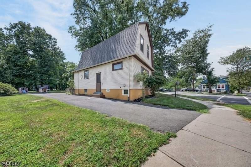 1871 W 4th St - Photo 1