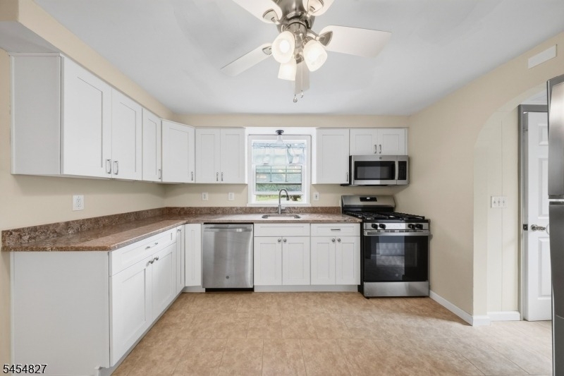 1871 W 4th St - Photo 5