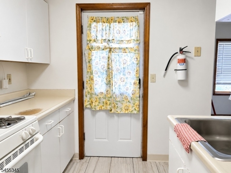 34 Carlton Ave - Photo 5