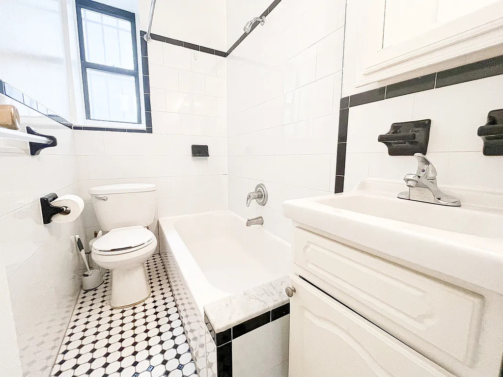 45th Street/9th Avenu - Photo 5