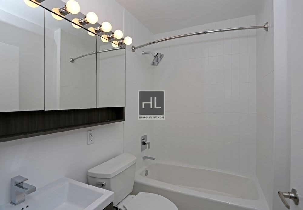 West 53rd Street - Photo 2