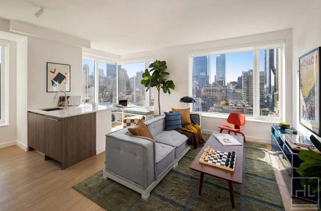10th Avenue - Photo 2