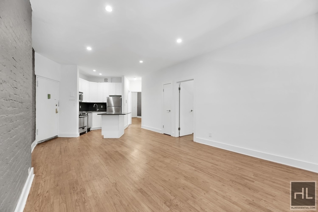 East 95 Street - Photo 1