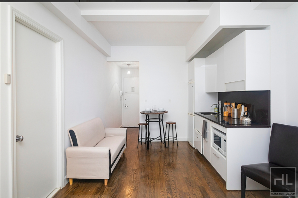 West 91st Street - Photo 2