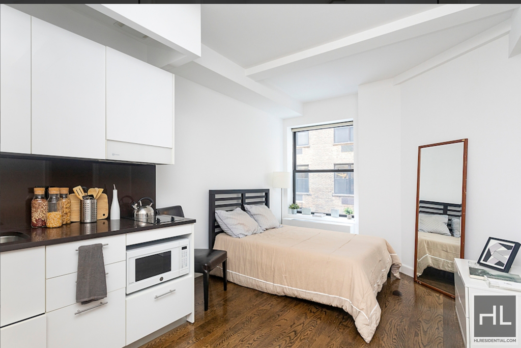 West 91st Street - Photo 3