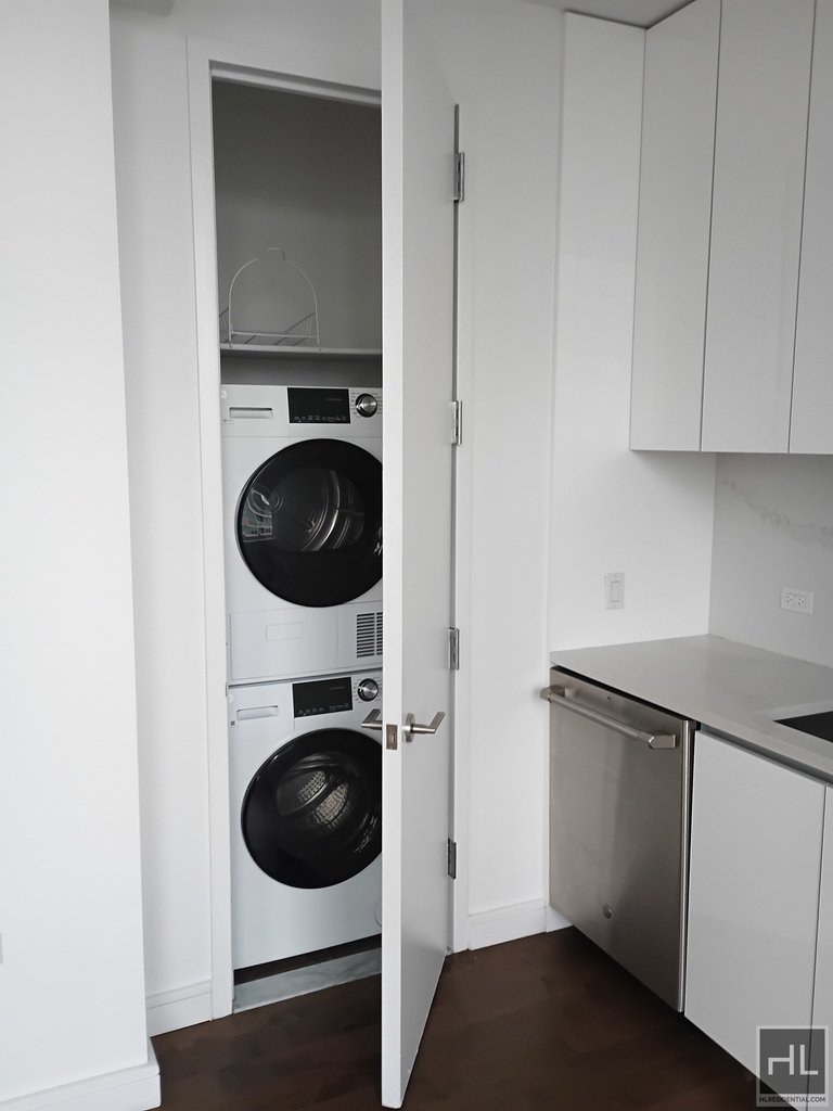 West 36th Street - Photo 8
