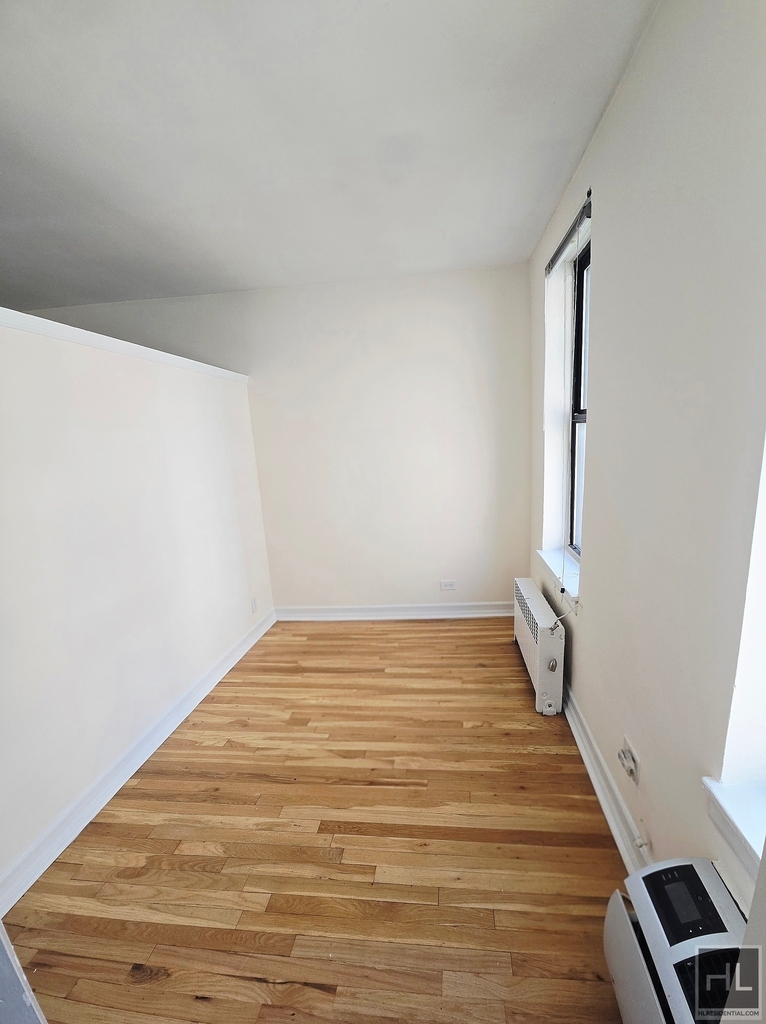 West 56 Street - Photo 3
