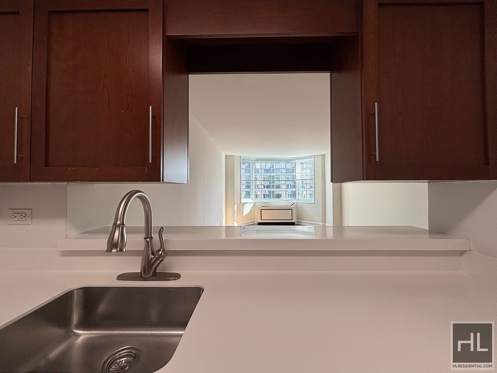 East 71st Street - Photo 0