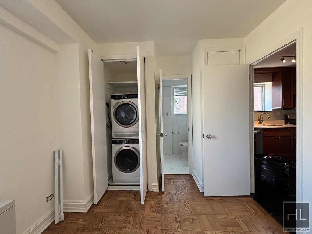 East 71st Street - Photo 3