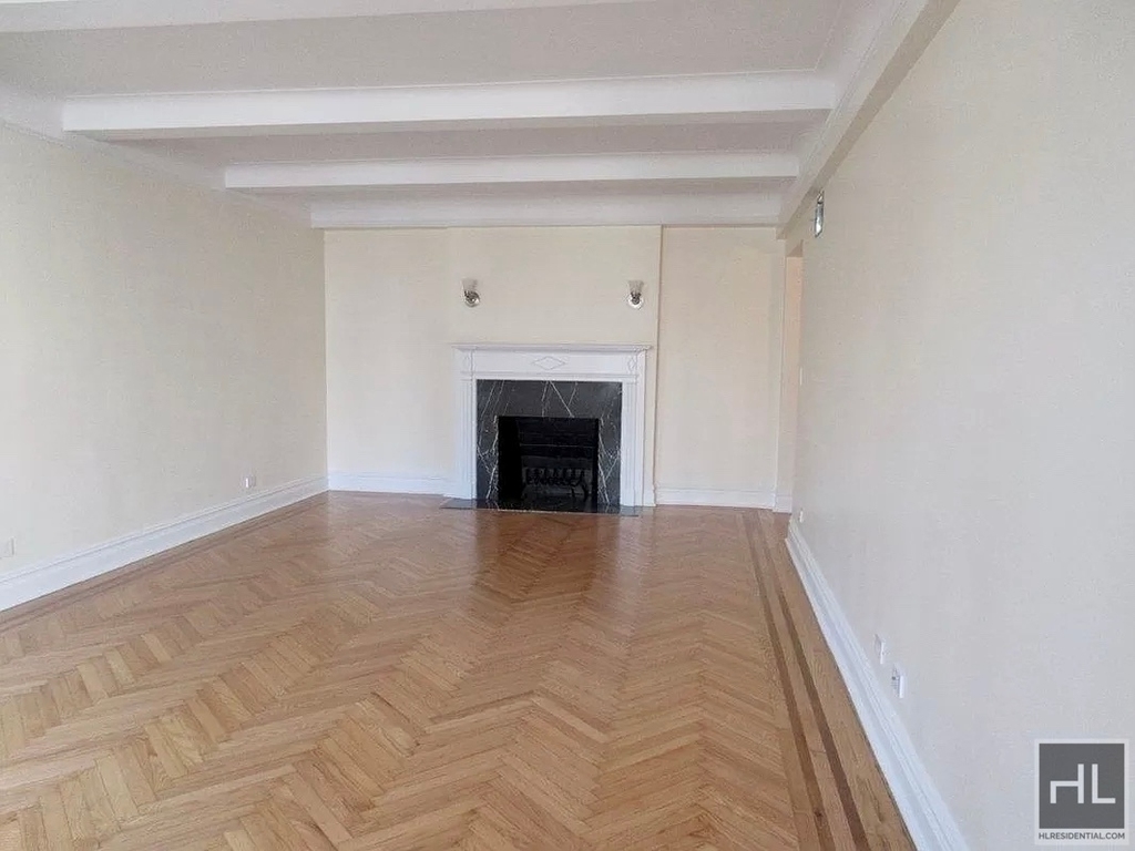 East 68 Street - Photo 1