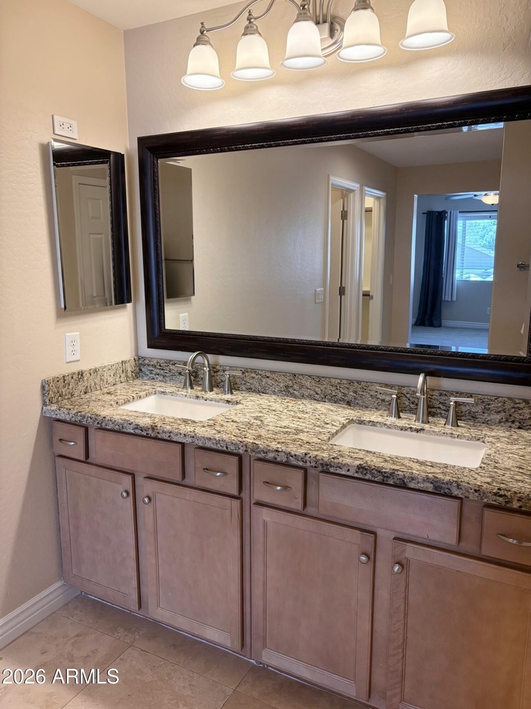 2565 E Southern Avenue - Photo 25