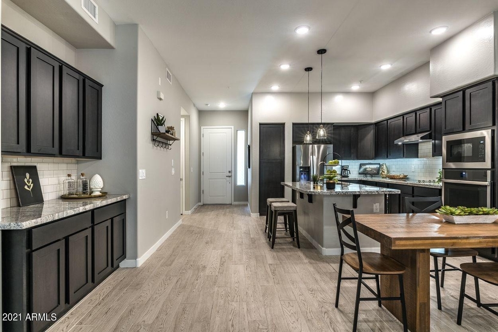 15550 S 5th Avenue - Photo 1