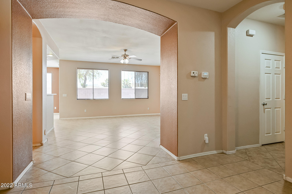 1525 W Saint Kateri Drive - Photo 2