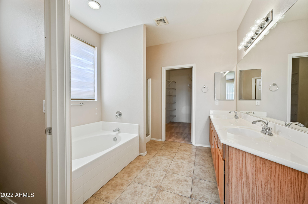 1525 W Saint Kateri Drive - Photo 17