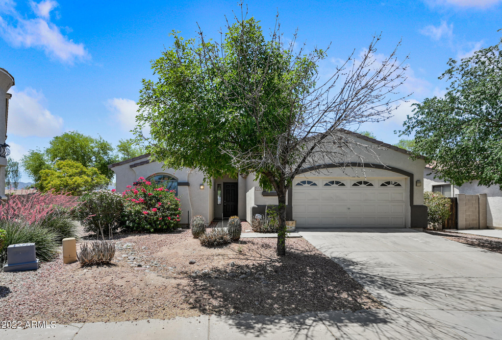1525 W Saint Kateri Drive - Photo 0