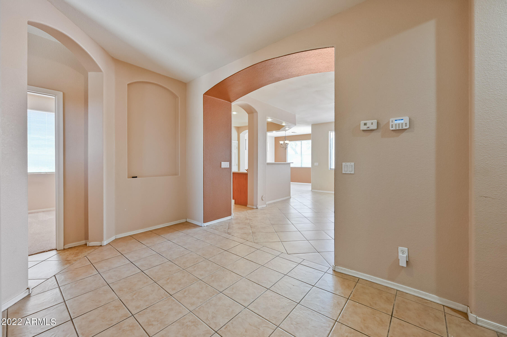 1525 W Saint Kateri Drive - Photo 3