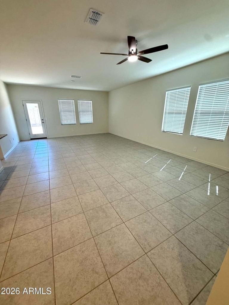 2073 E Driftwood Drive - Photo 3