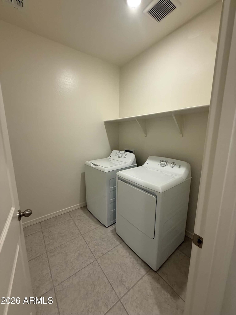 2073 E Driftwood Drive - Photo 16