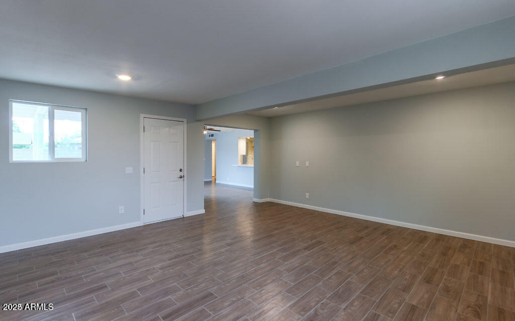 1654 N Queensbury -- - Photo 7