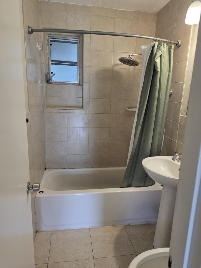 5926 Taft Street - Photo 3