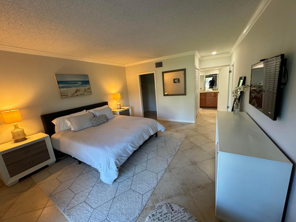 11863 Wimbledon Circle - Photo 10